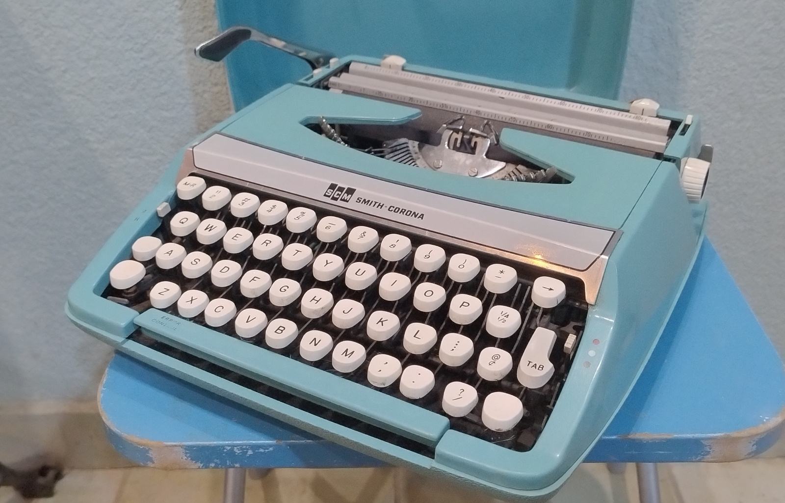 Vintage radni prijenosni pisaći stroj – SCM Smith Corona Corsair Delux