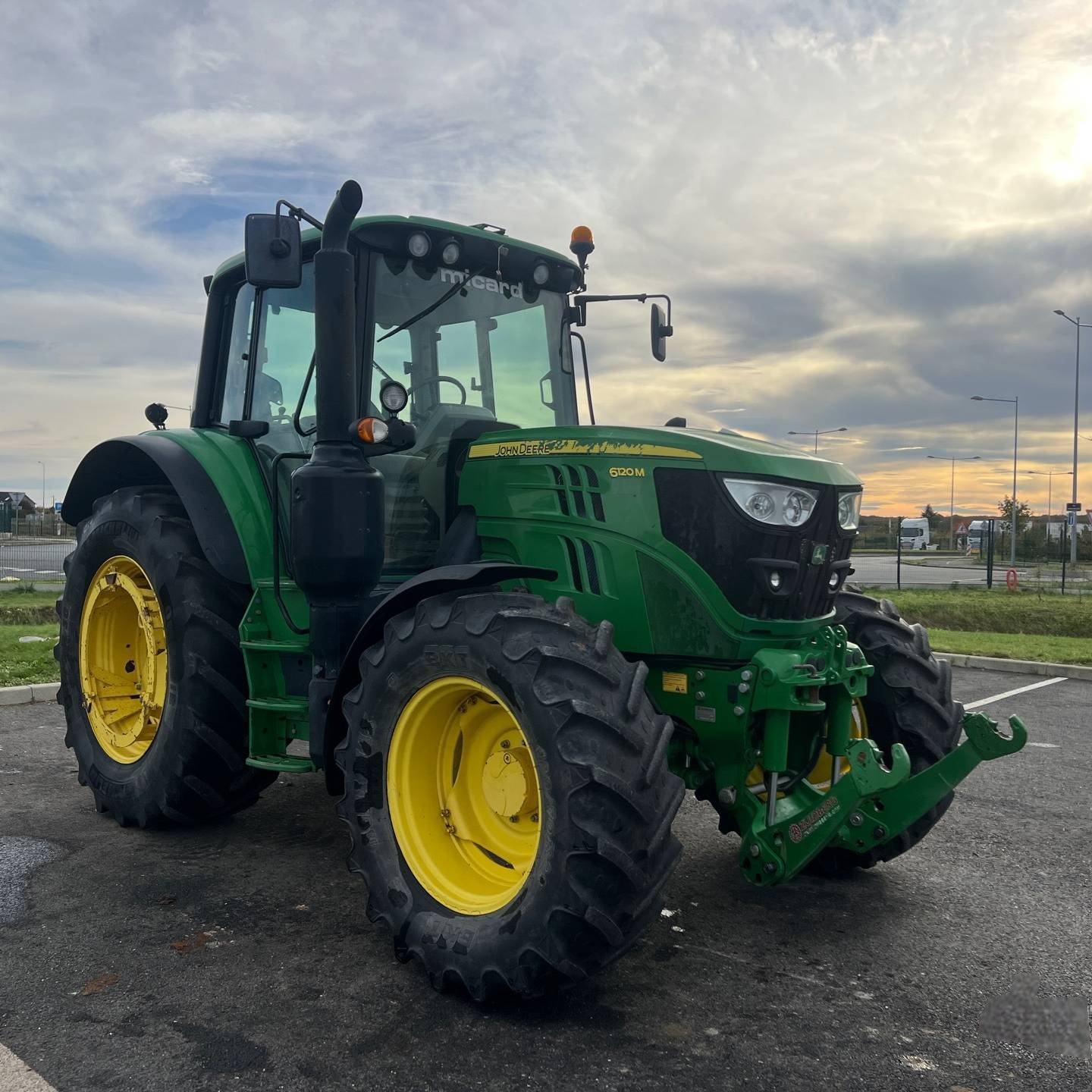 John Deere 6120M