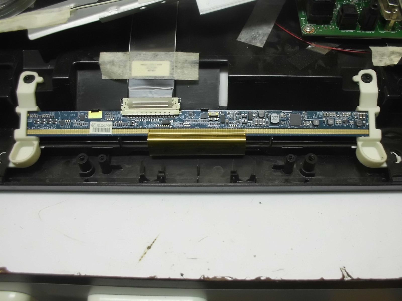 Pied De Support TV Pour Grundig 32vle5503 BG – Occasion En état Opérationnel