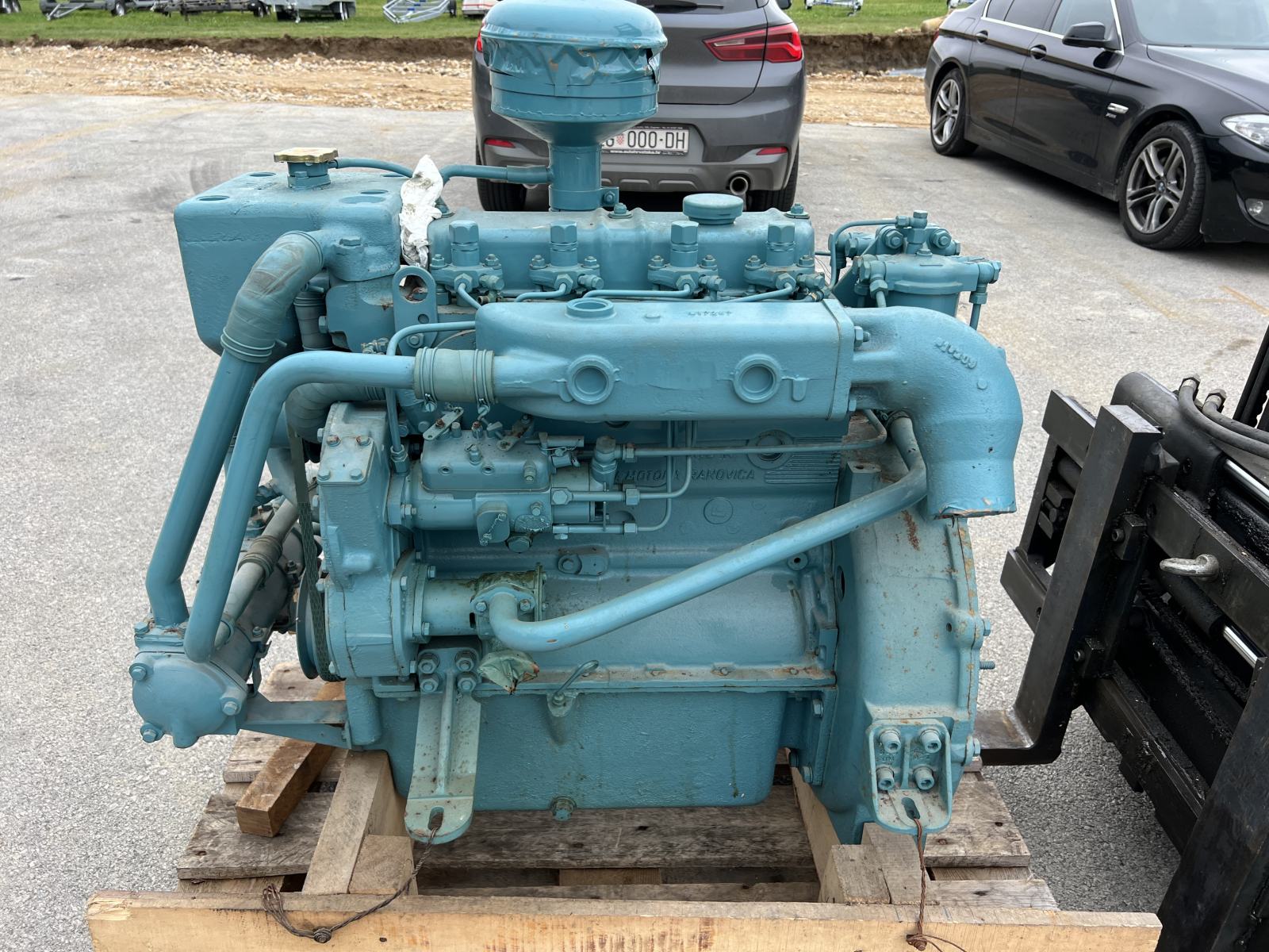 Novi motor perkins rakovica