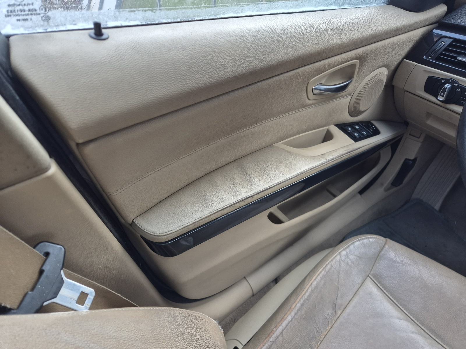 BMW serija 3 e90 e91 KOMPLET TAPICIRUNGA VRATA KREM KOŽA