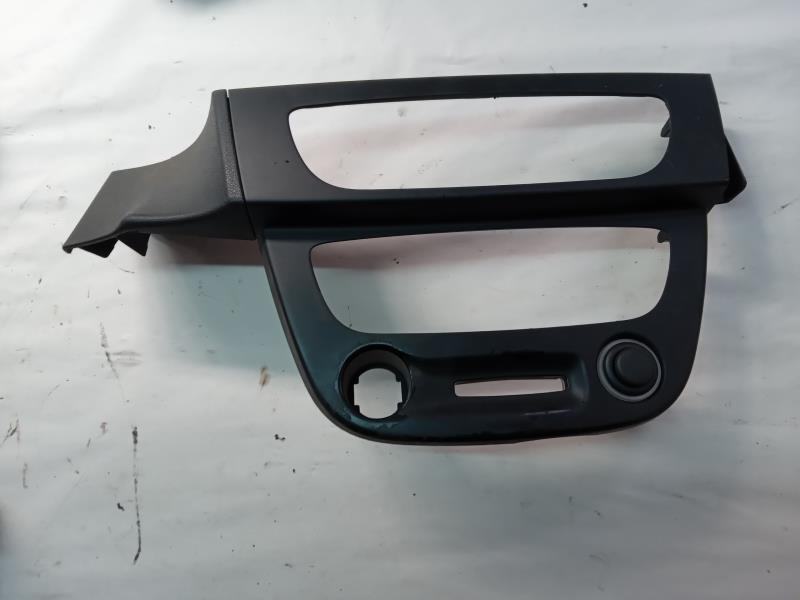 PLASTIKA OKO RADIA RENAULT MEGANE 3