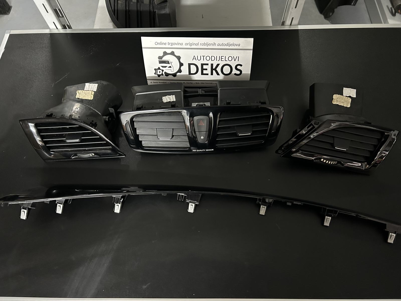 ROZETE VENTILACIJE I LAJSNA RENAULT MEGANE 3