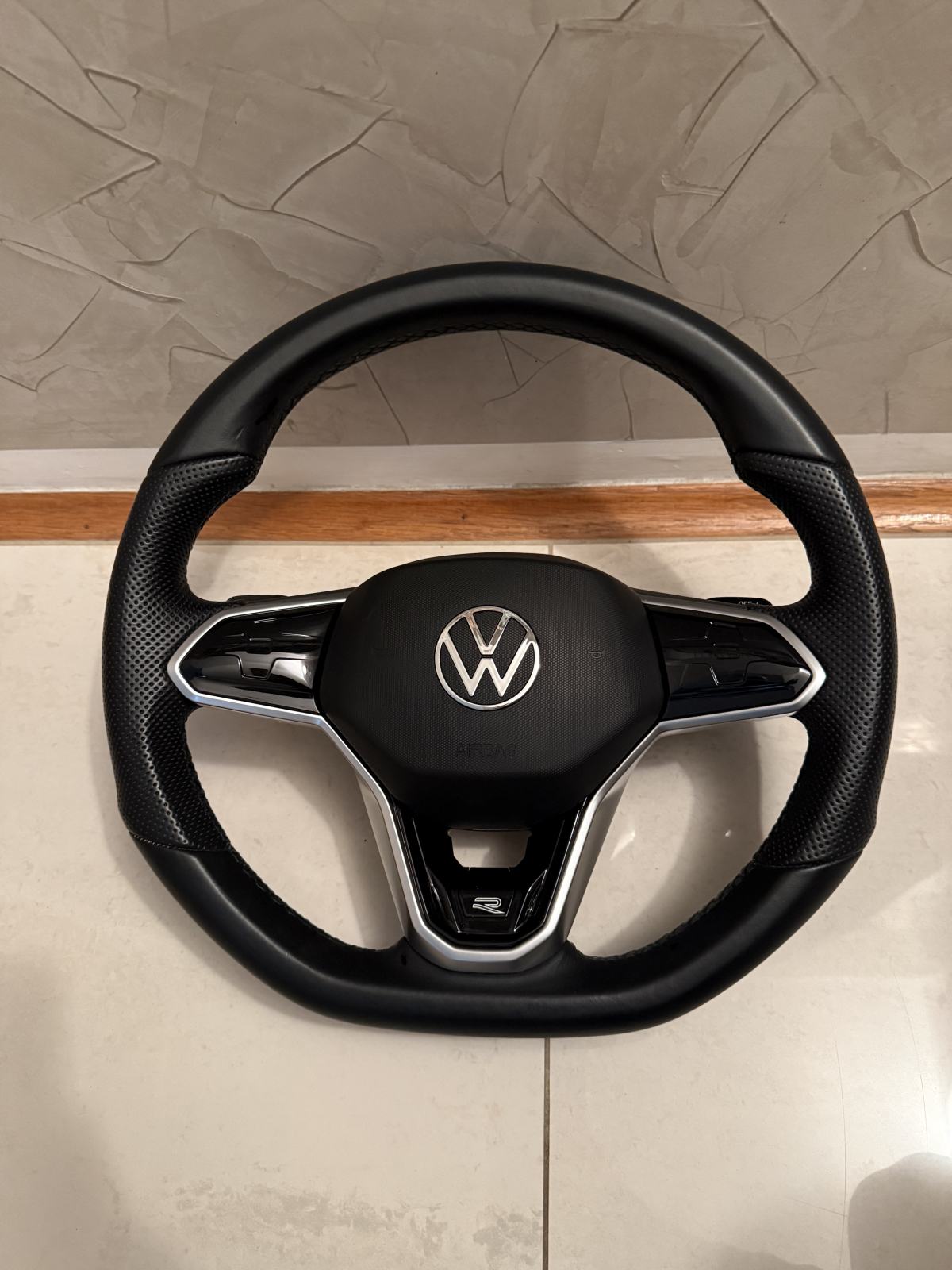 VW R LINE VOLAN DSG F1 SA AIRBAGOM
