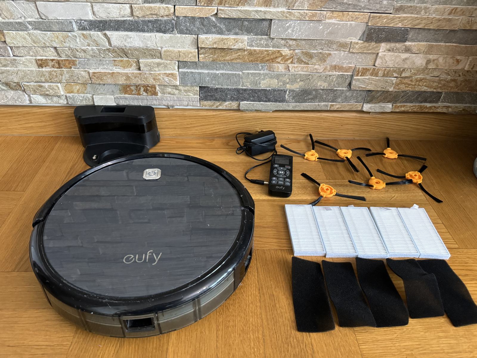 Robotski usisavac Eufy Robovac 11