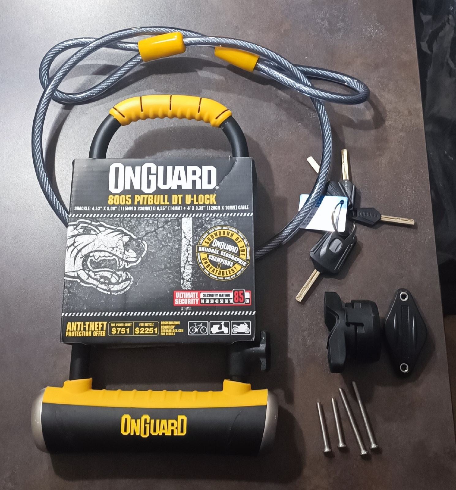 Lucchetto U-Lock OnGuard Pitbull Medium – Grillo In Acciaio Temprato Da 14 Mm, 9 Chiavi Laser Con LED E Staffa Di Montaggio